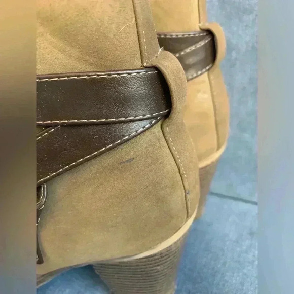 Woman’s New@titude Brown Suede Strappy Block Heel Ankle Zip Booties Size 9.5 - Picture 5 of 11